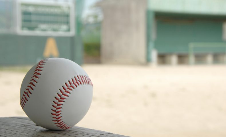 LINEグループがトラブルを生む構造──部活動・少年団の保護者連絡を考え直す